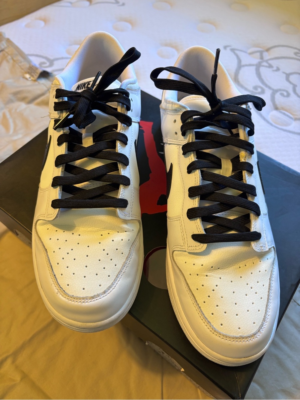 Nike Men’s White Low-Top Sneakers with Black Laces